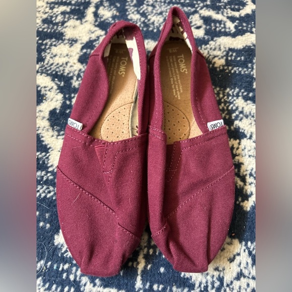 TOMS Burgundy Slip-On Shoes - Picture 1 of 5